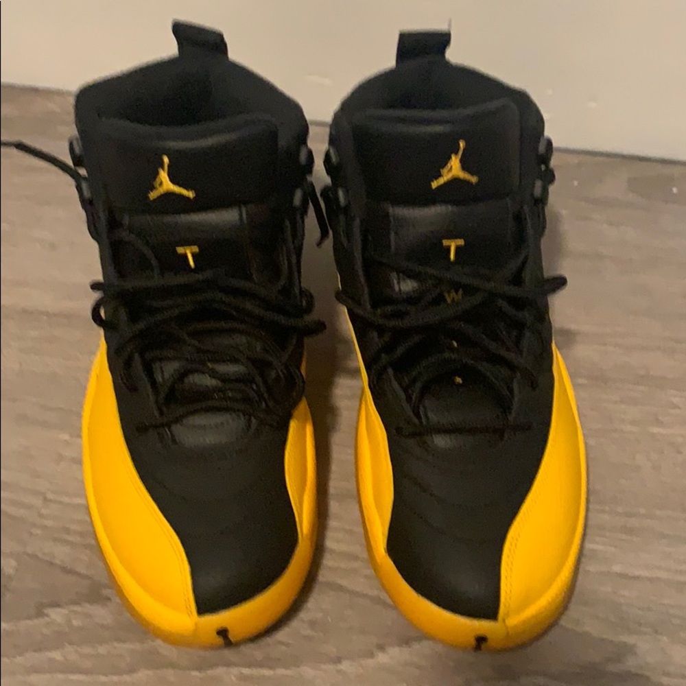 Air Jordan 12 Retro “University Gold”